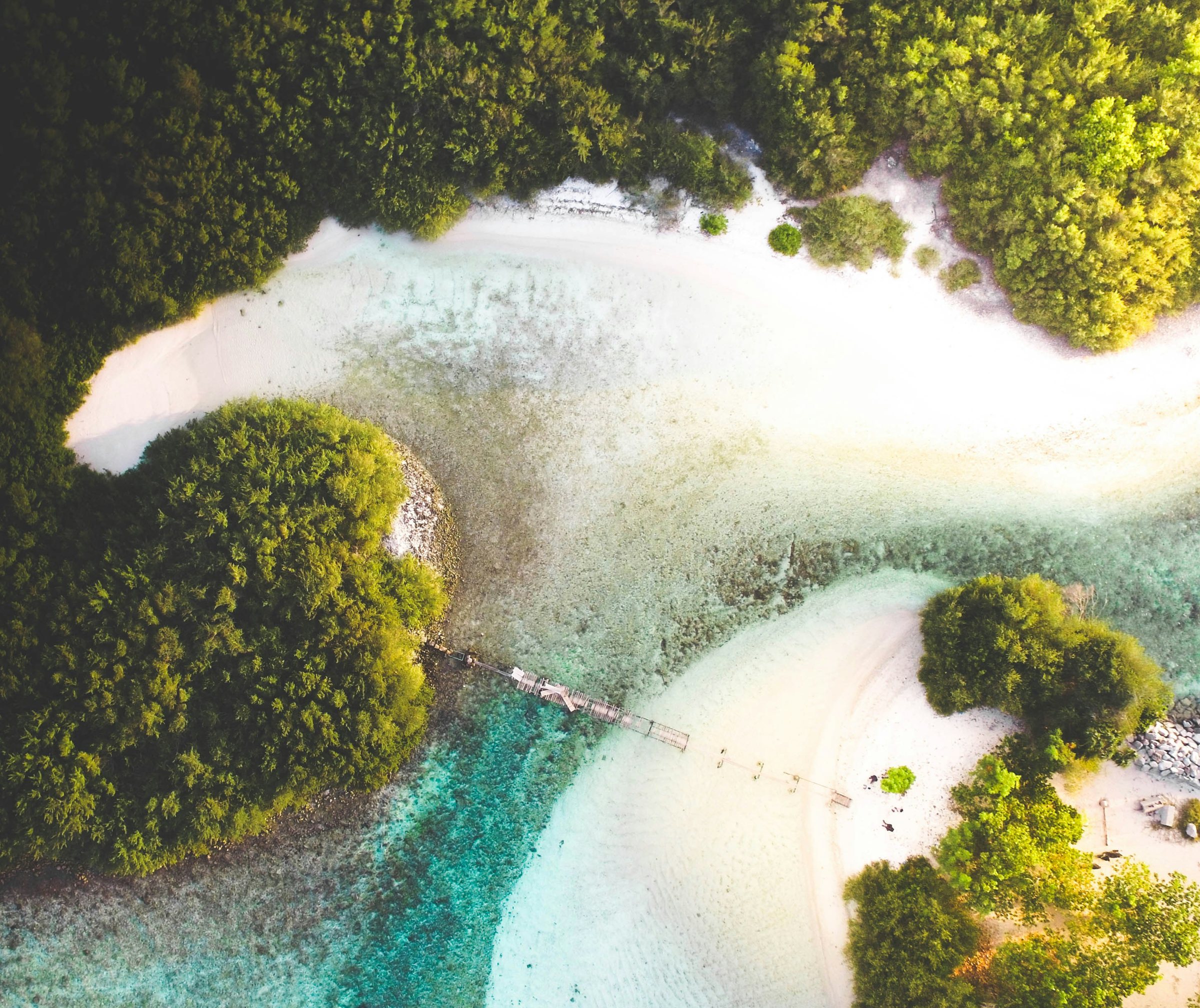 Aerial view of the wooden bridge leading to the Cokes surf point on Thulusdhoo